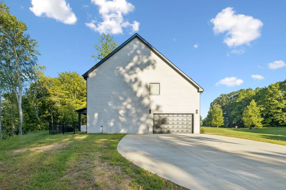 107 Miramare Way Adams, TN 37010