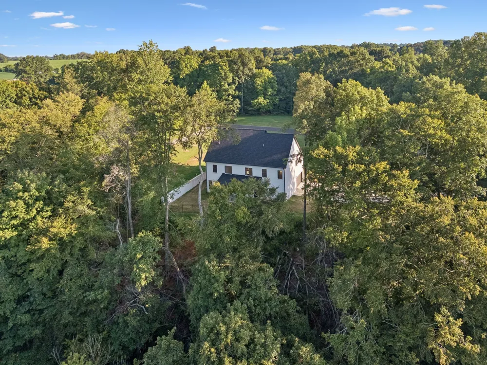 107 Miramare Way Adams, TN 37010