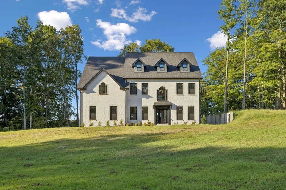 107 Miramare Way Adams, TN 37010