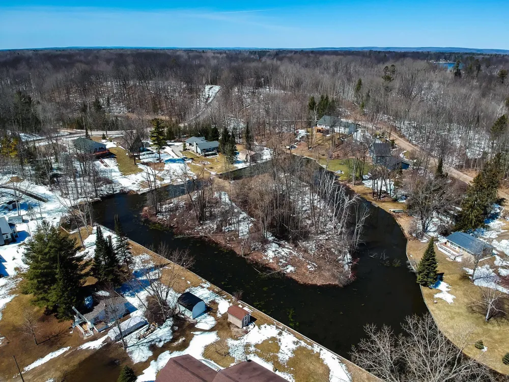 4737 Peninsula Road Plainfield Township, MI 48739