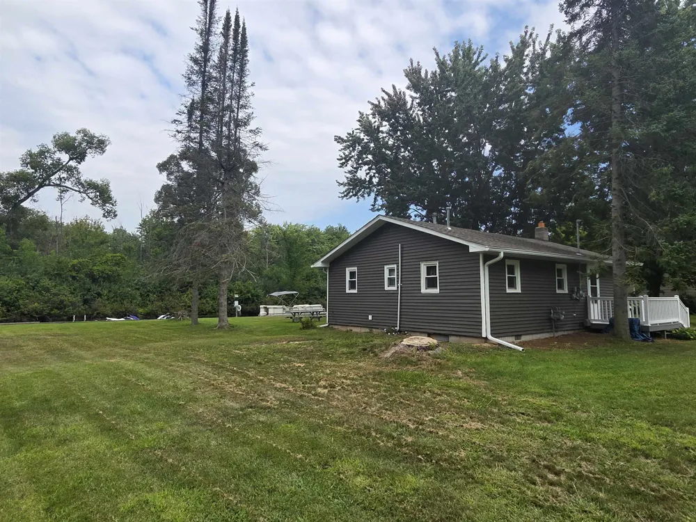 4737 Peninsula Road Plainfield Township, MI 48739