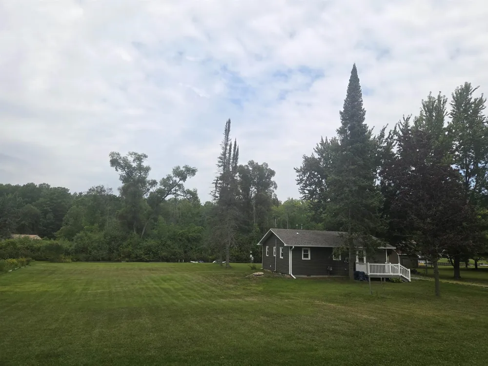 4737 Peninsula Road Plainfield Township, MI 48739