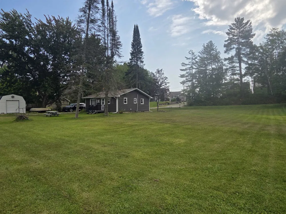 4737 Peninsula Road Plainfield Township, MI 48739