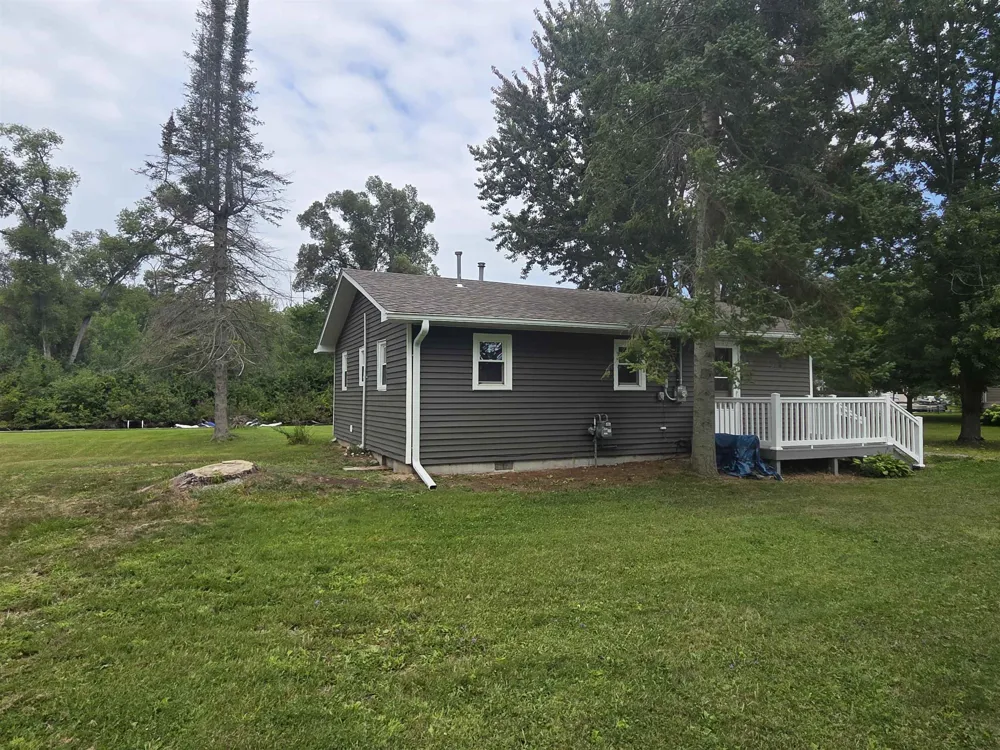 4737 Peninsula Road Plainfield Township, MI 48739
