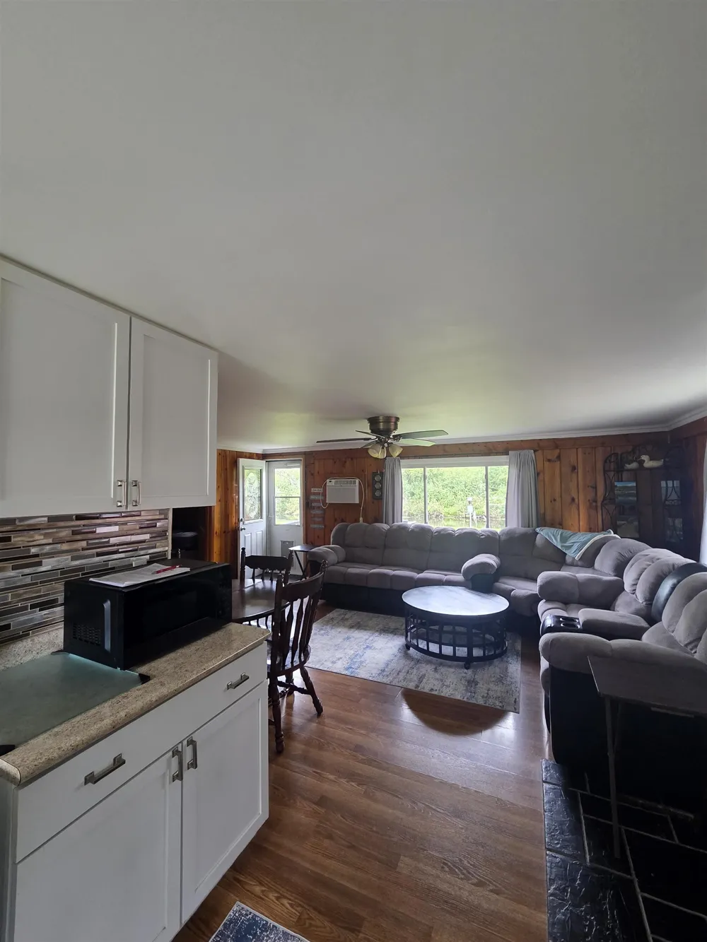 4737 Peninsula Road Plainfield Township, MI 48739
