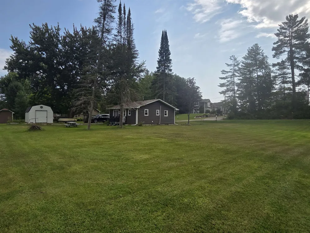 4737 Peninsula Road Plainfield Township, MI 48739