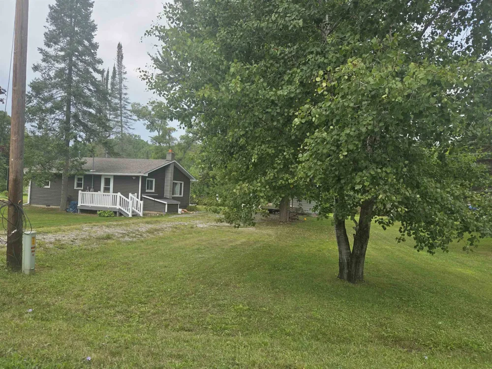 4737 Peninsula Road Plainfield Township, MI 48739