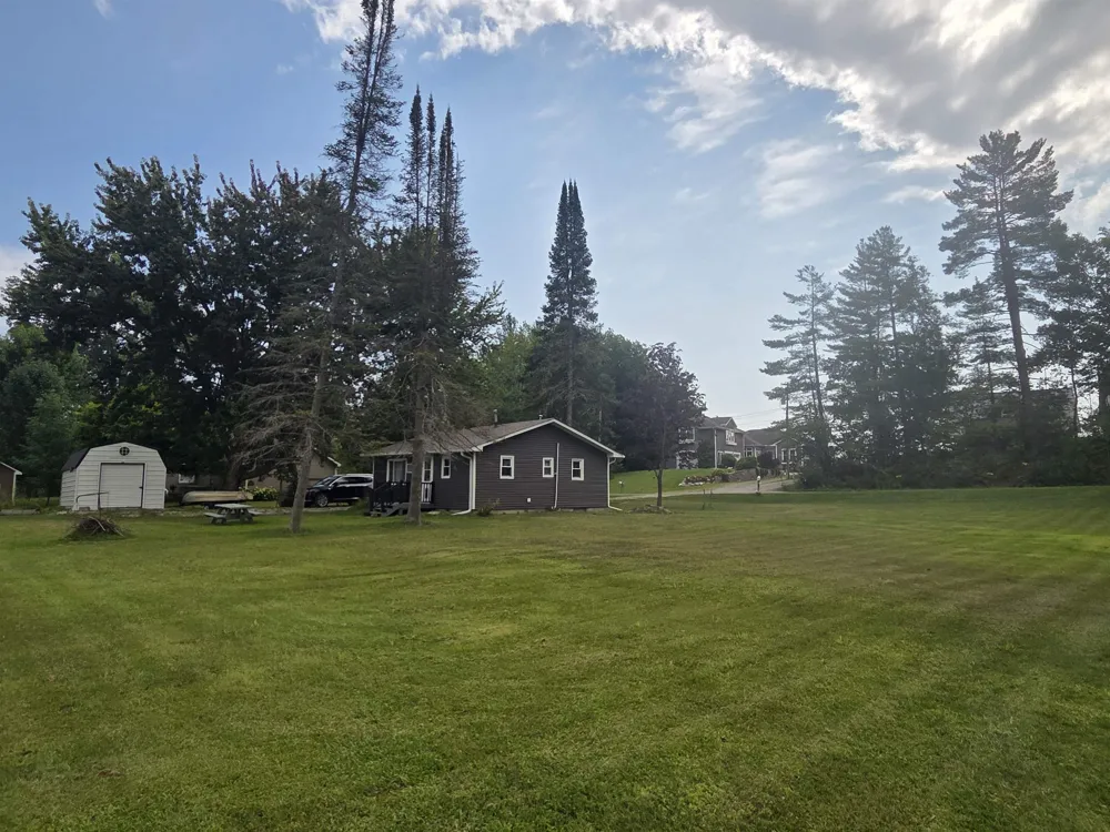 4737 Peninsula Road Plainfield Township, MI 48739
