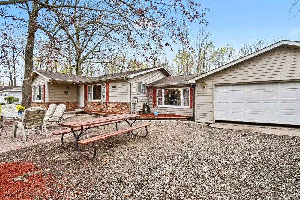 280 Sage Lake Road Hill Township, MI 48739