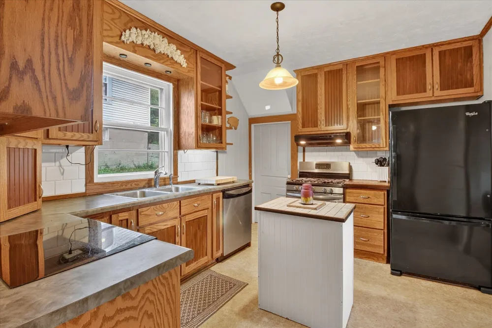 19540 70th Avenue Highland Township, MI 49665