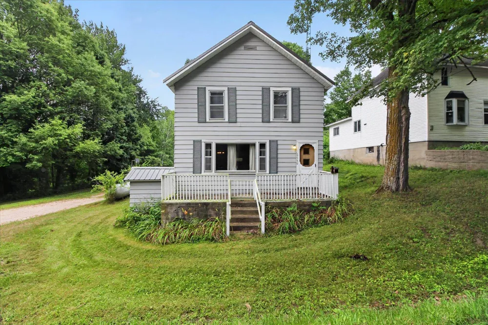 19540 70th Avenue Highland Township, MI 49665