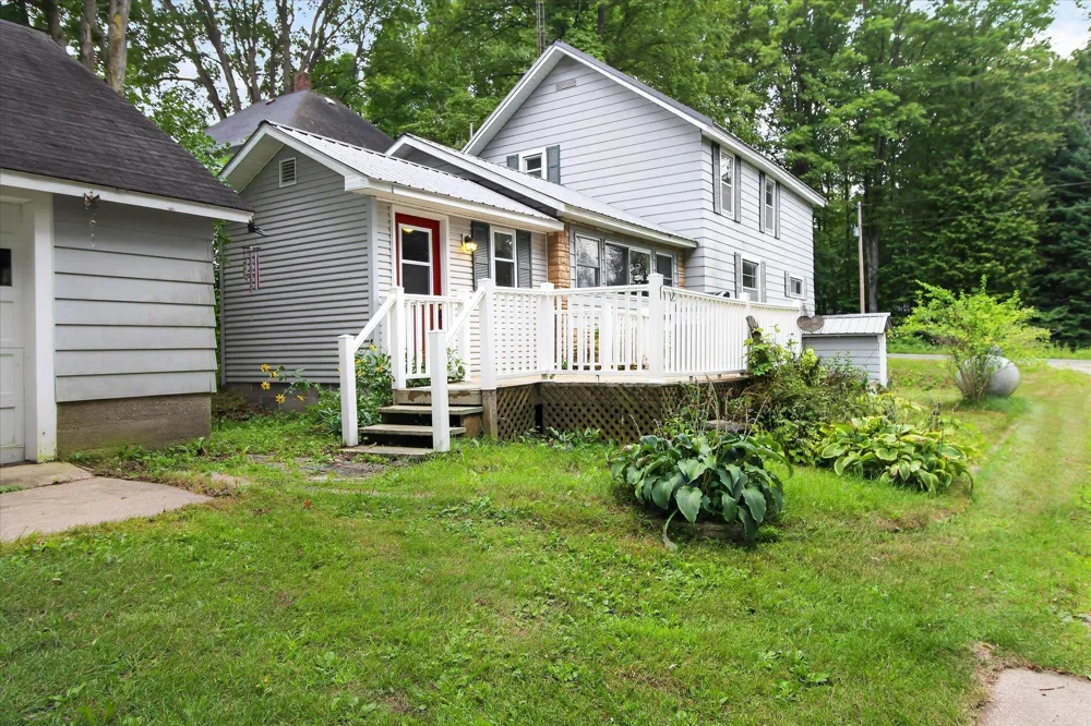 19540 70th Avenue Highland Township, MI 49665