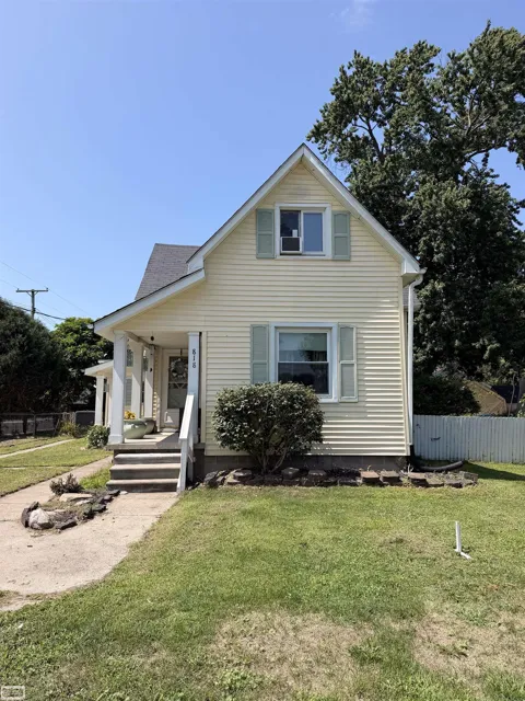 818 S 4th Street