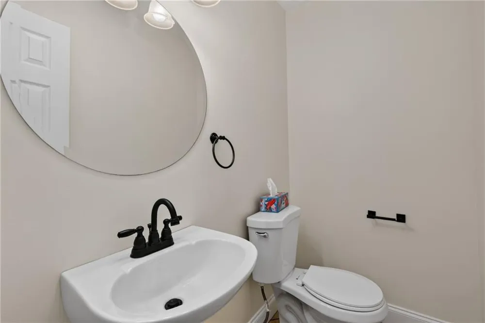 825 Rue Fluer De Lis Lavonia, GA 30553