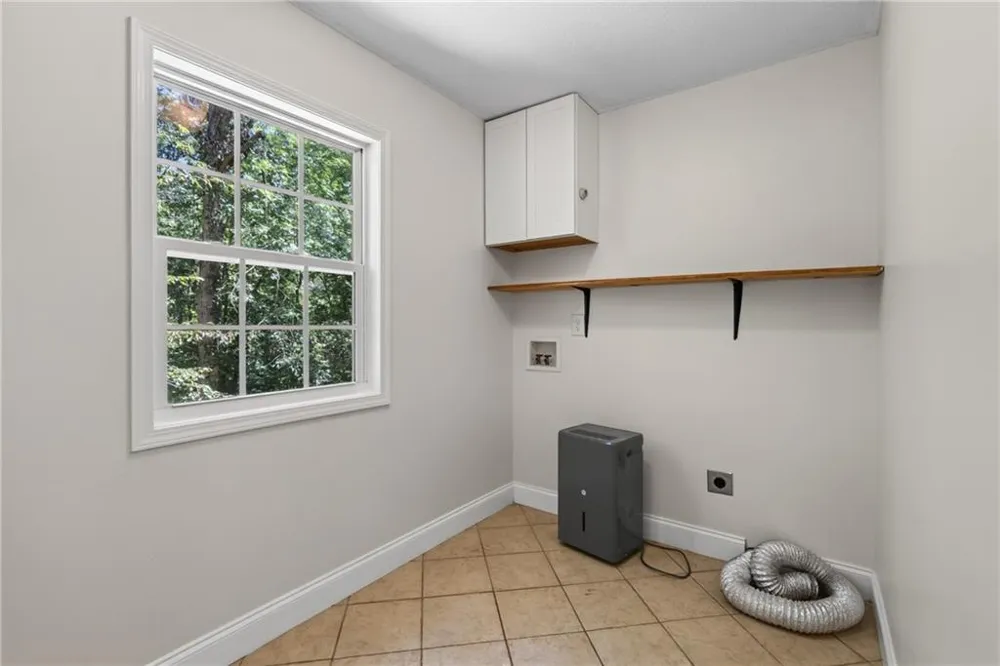 825 Rue Fluer De Lis Lavonia, GA 30553
