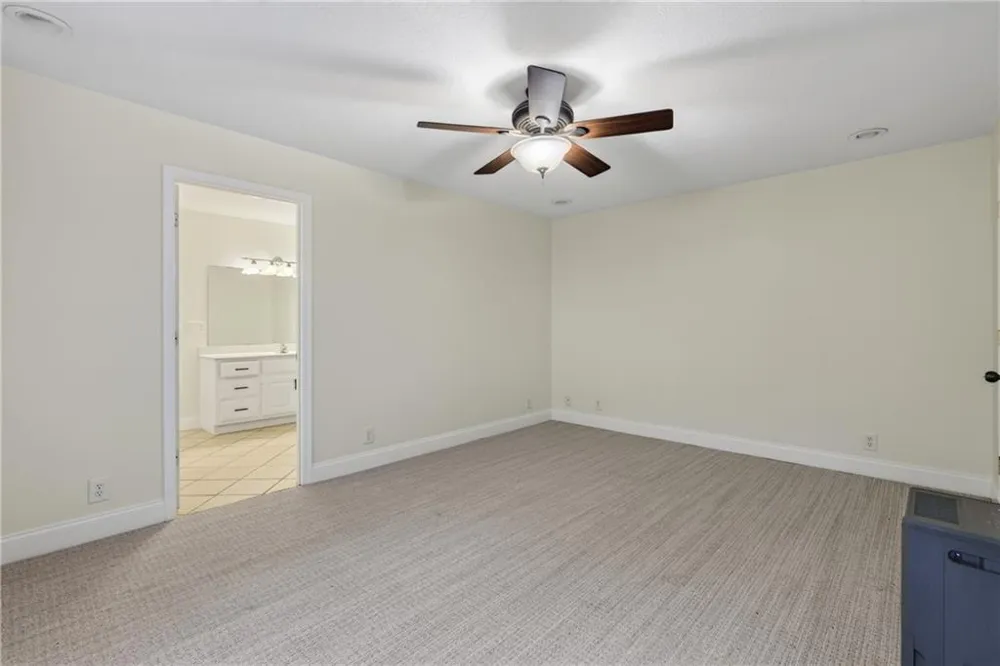 825 Rue Fluer De Lis Lavonia, GA 30553