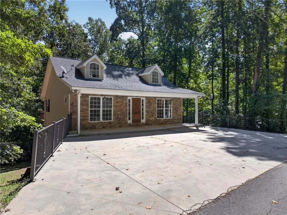 825 Rue Fluer De Lis Lavonia, GA 30553