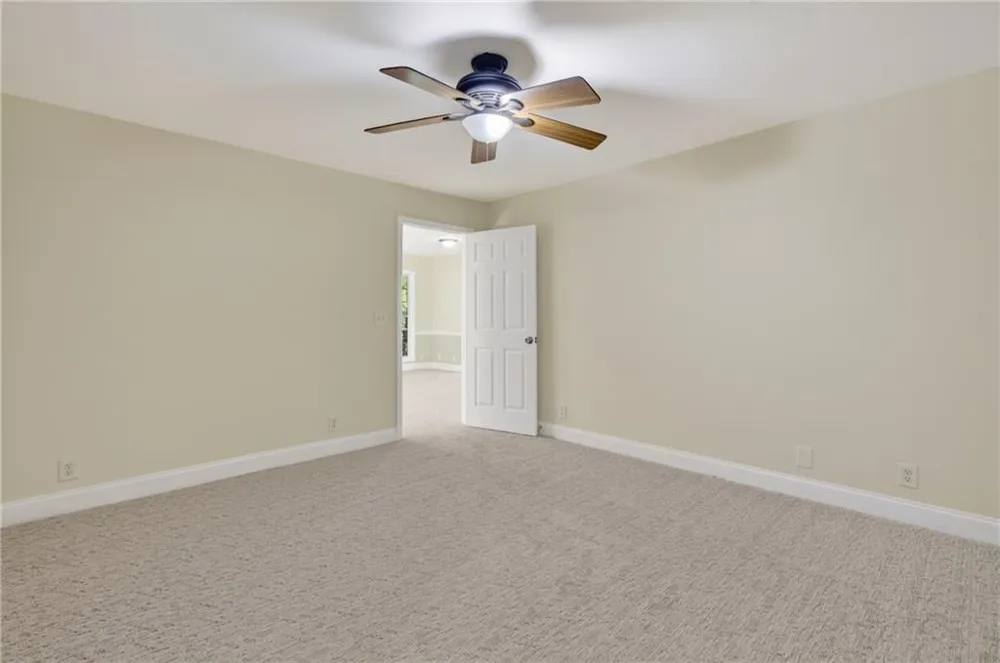 825 Rue Fluer De Lis Lavonia, GA 30553
