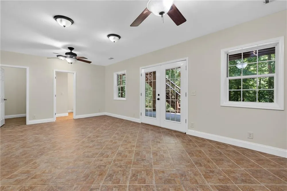 825 Rue Fluer De Lis Lavonia, GA 30553