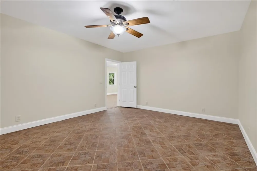 825 Rue Fluer De Lis Lavonia, GA 30553