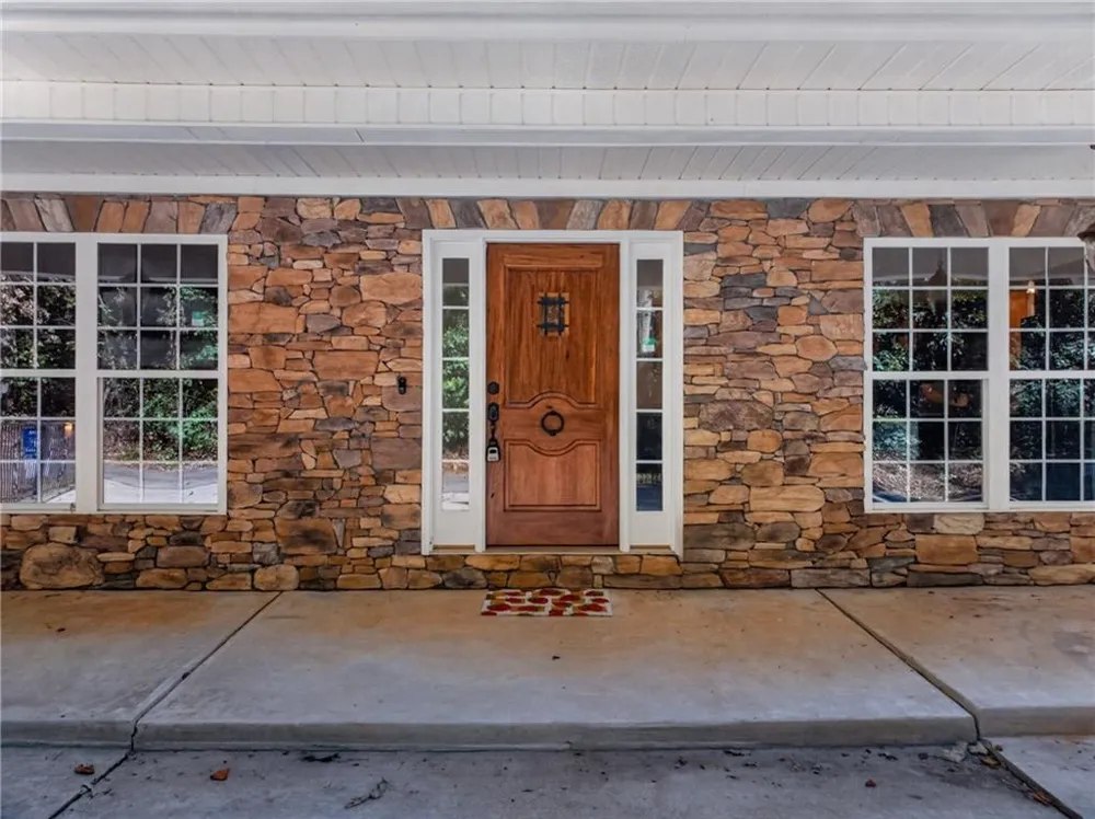 825 Rue Fluer De Lis Lavonia, GA 30553