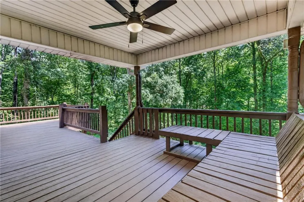 825 Rue Fluer De Lis Lavonia, GA 30553