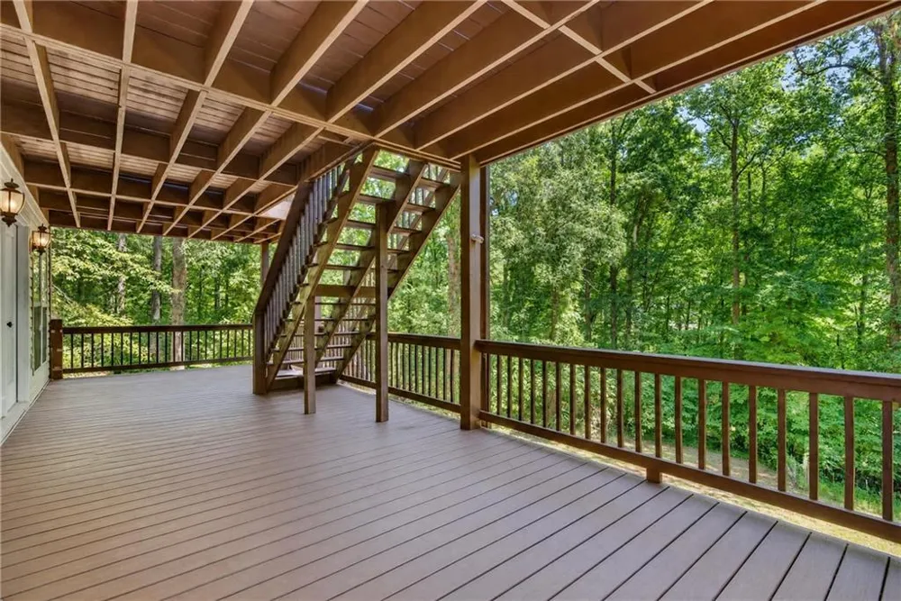 825 Rue Fluer De Lis Lavonia, GA 30553
