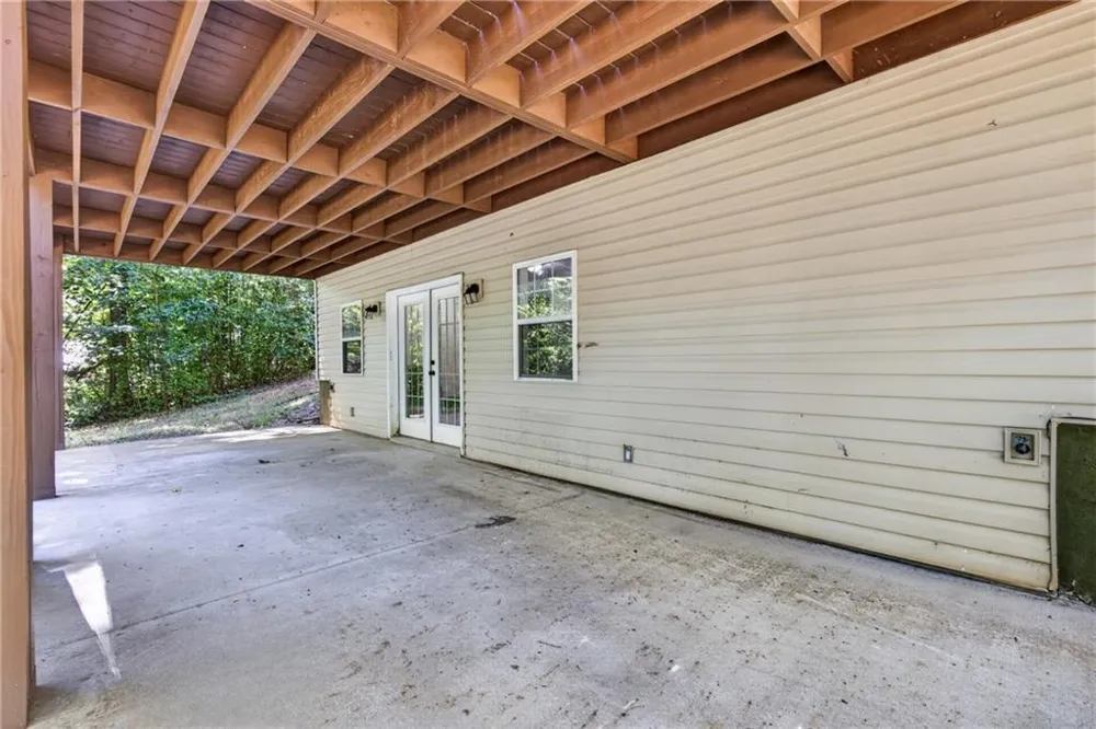825 Rue Fluer De Lis Lavonia, GA 30553
