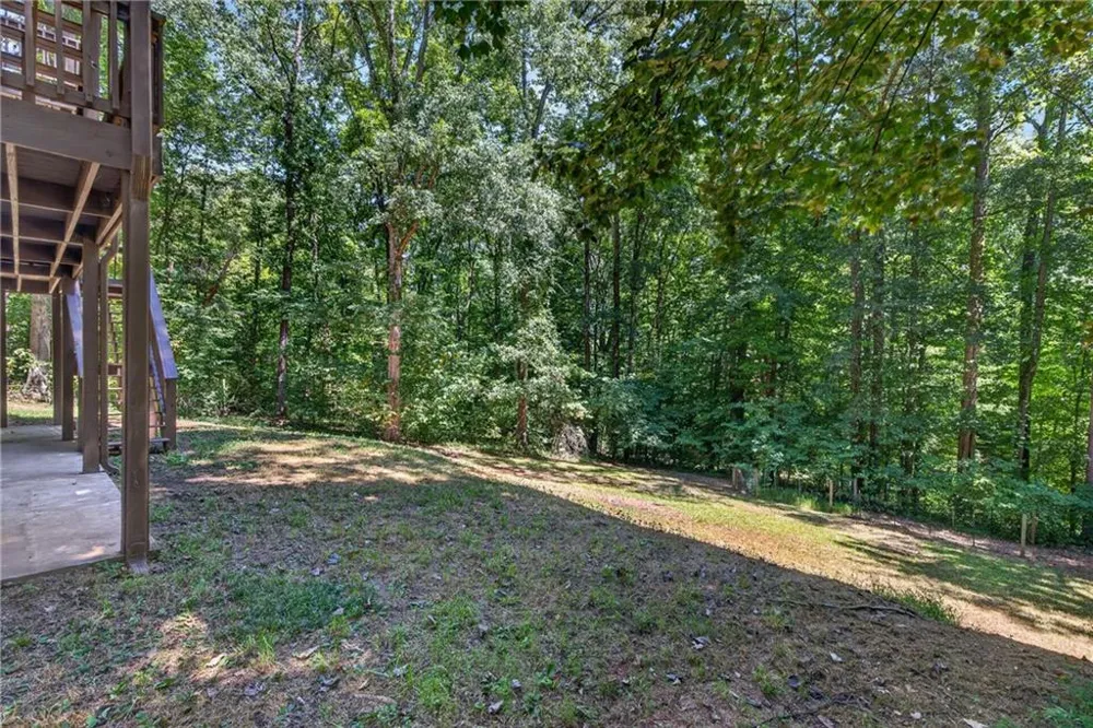 825 Rue Fluer De Lis Lavonia, GA 30553