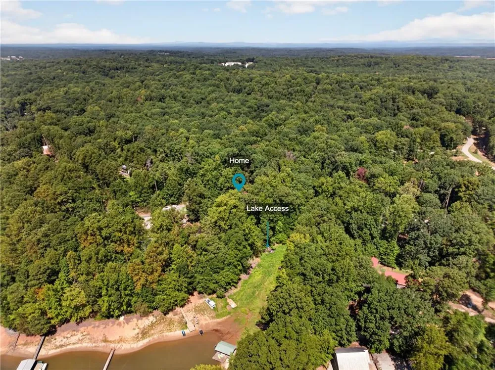 825 Rue Fluer De Lis Lavonia, GA 30553