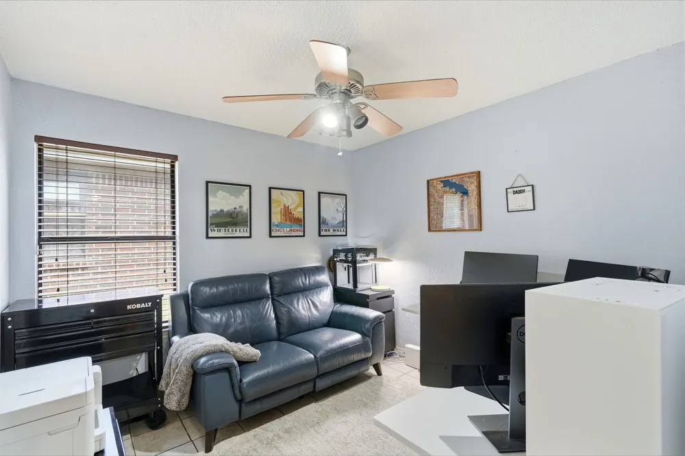 8204 Lara Lane Watauga, TX 76148