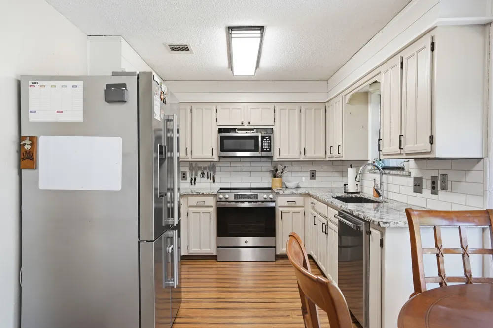 8204 Lara Lane Watauga, TX 76148
