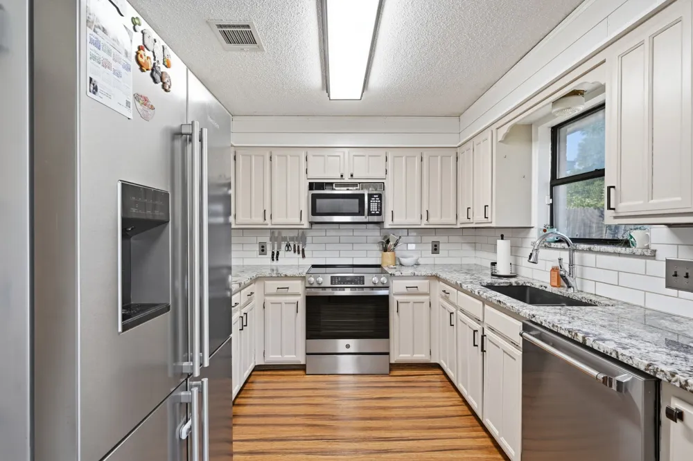 8204 Lara Lane Watauga, TX 76148