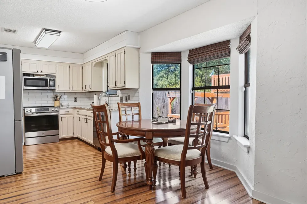 8204 Lara Lane Watauga, TX 76148