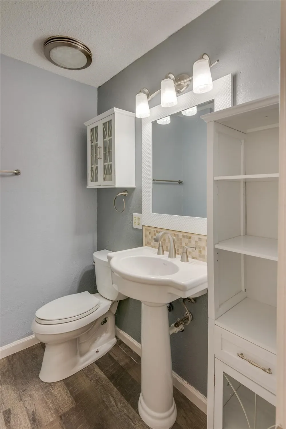 8204 Lara Lane Watauga, TX 76148