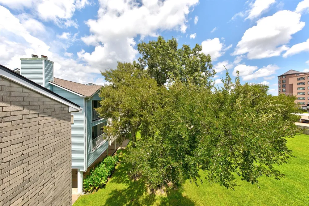 18617 Egret Bay Boulevard #506 Webster, TX 77058