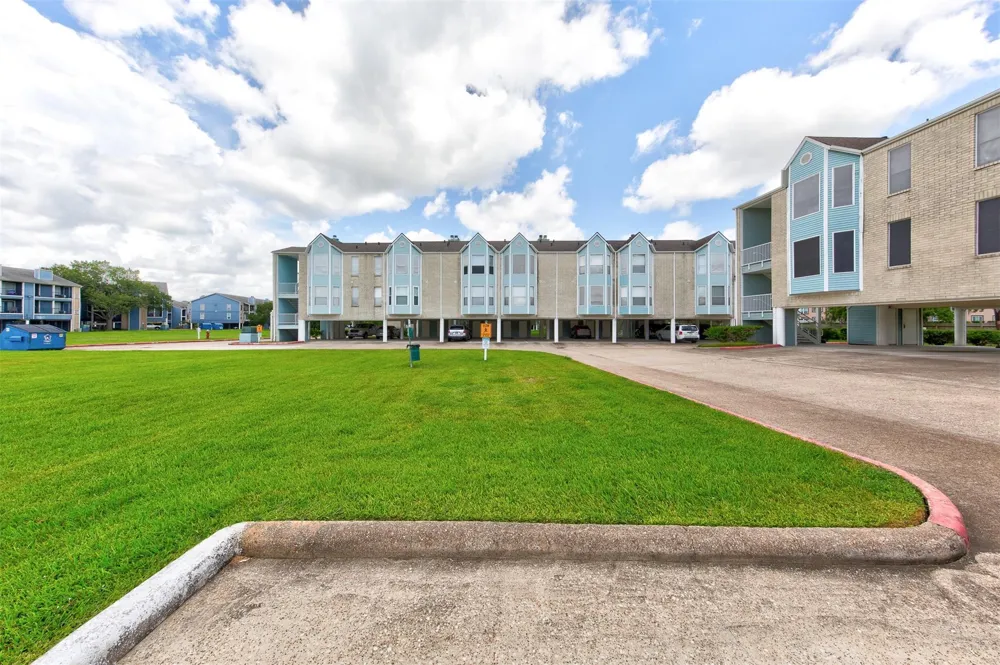 18617 Egret Bay Boulevard #506 Webster, TX 77058