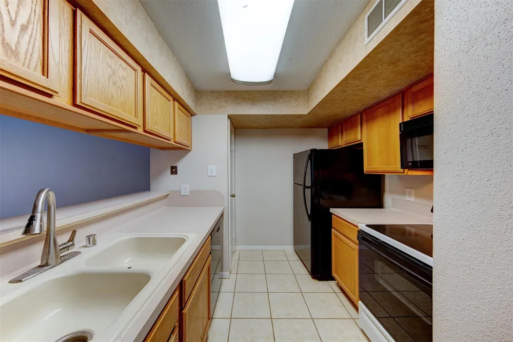 18617 Egret Bay Boulevard #506 Webster, TX 77058