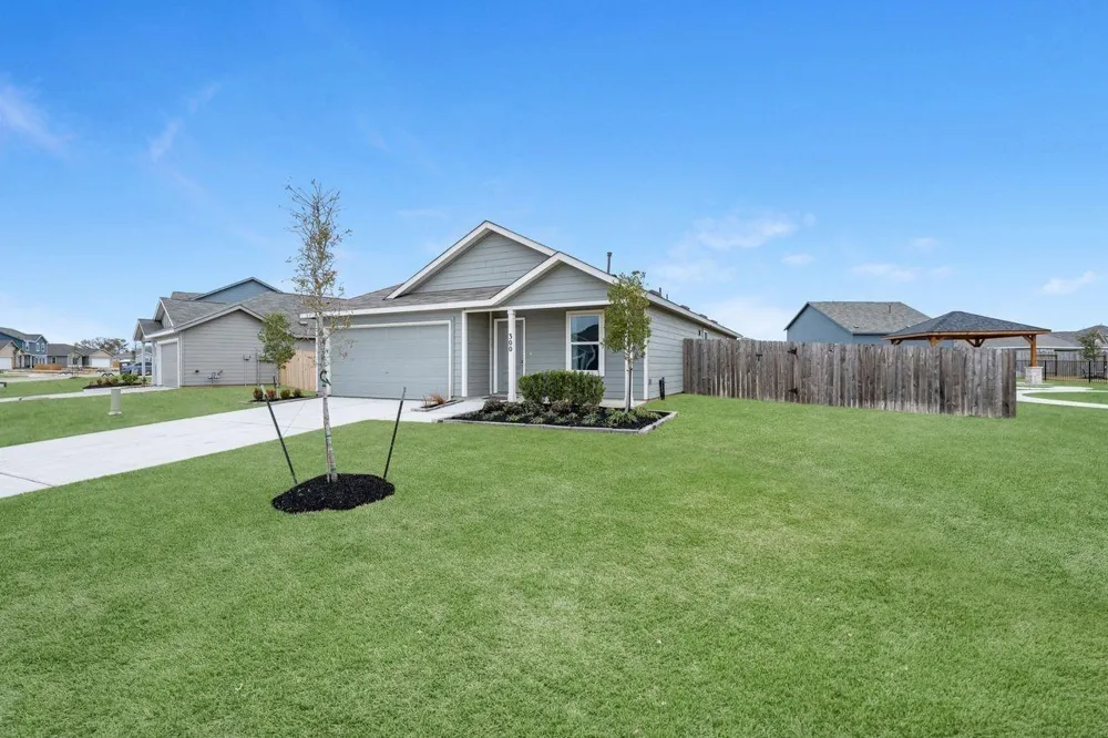 300 Tejas Trail Waller, TX 77484