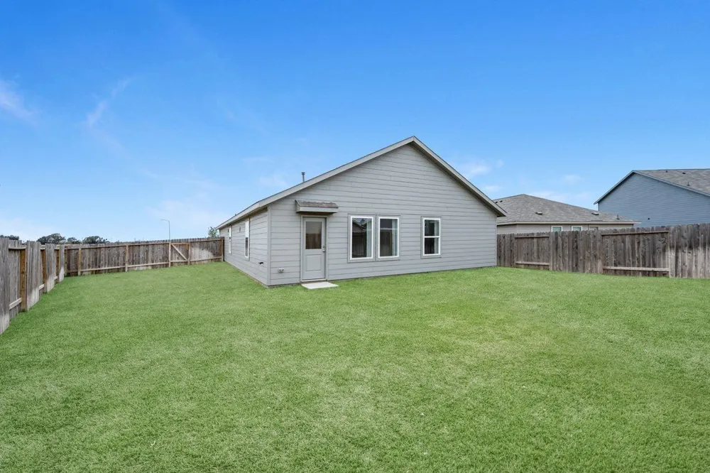 300 Tejas Trail Waller, TX 77484