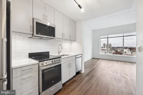 569 N 5TH STREET #203