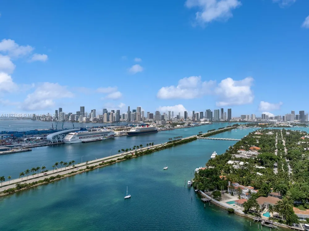 30 Palm Ave Miami Beach, FL 33139