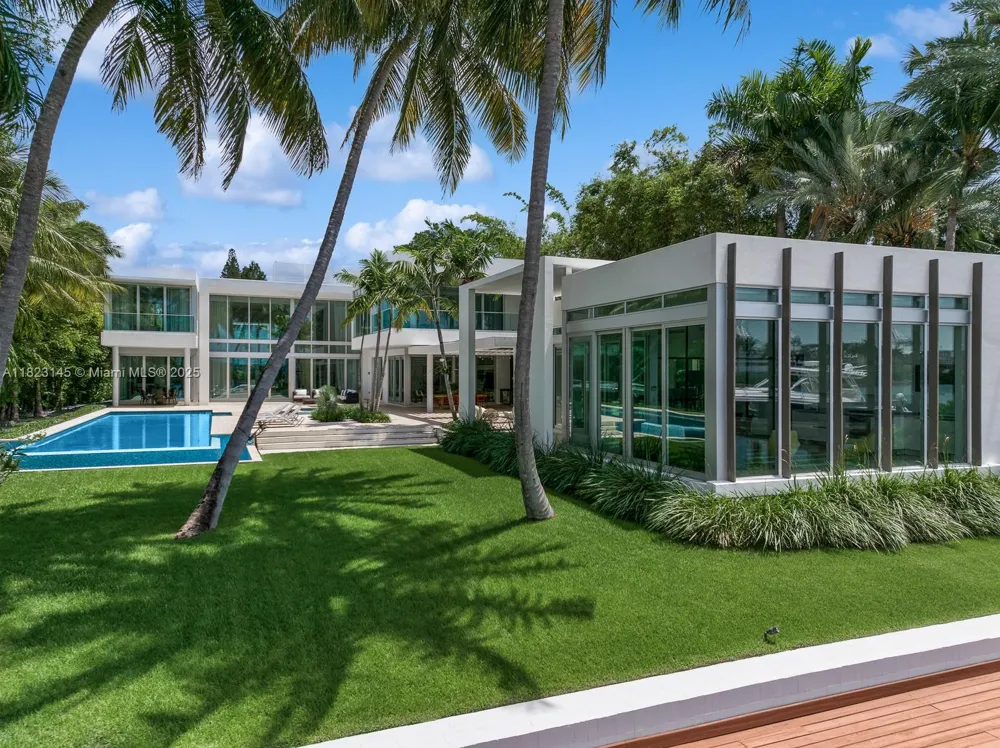 30 Palm Ave Miami Beach, FL 33139