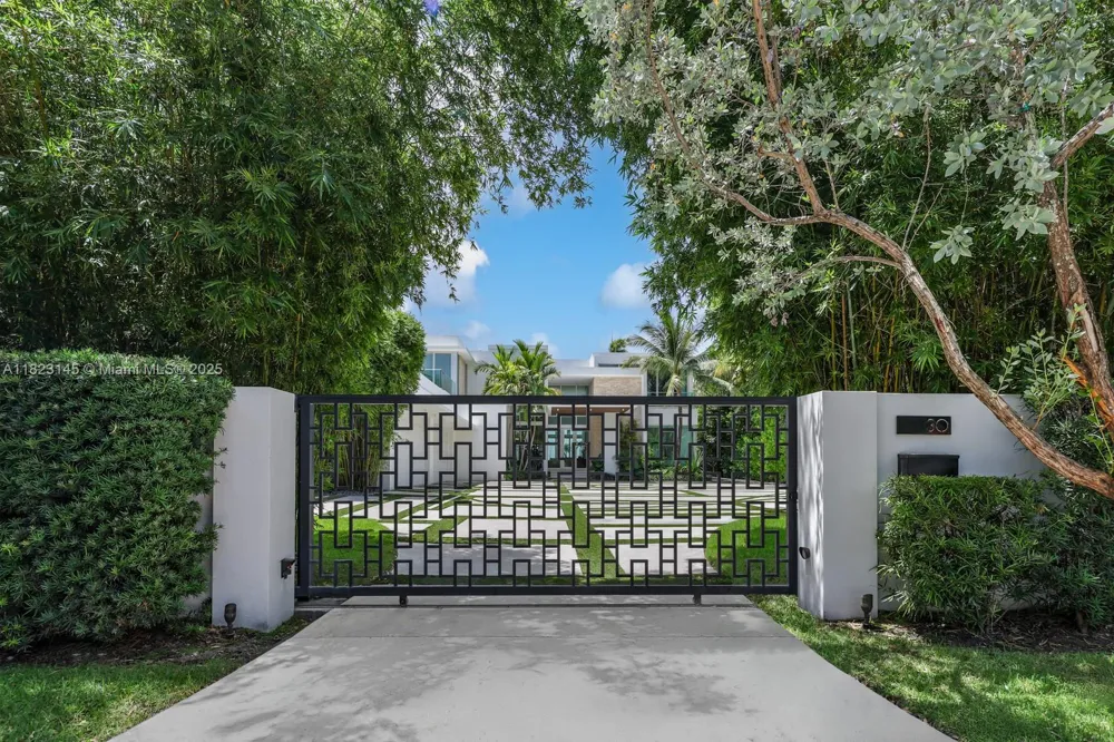 30 Palm Ave Miami Beach, FL 33139