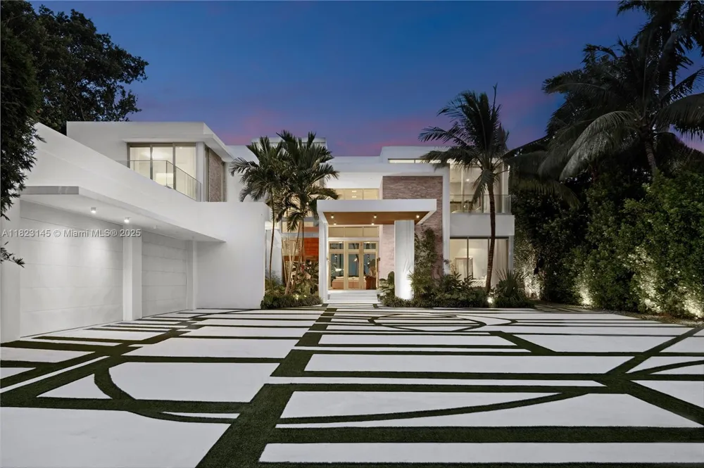 30 Palm Ave Miami Beach, FL 33139
