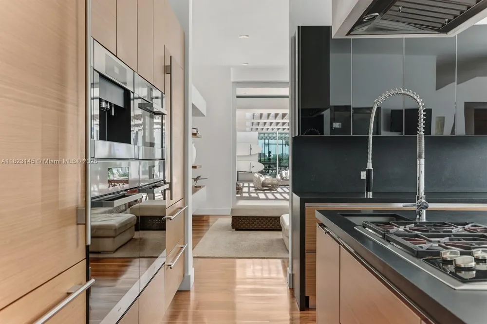 30 Palm Ave Miami Beach, FL 33139