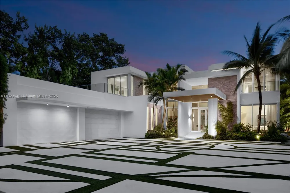 30 Palm Ave Miami Beach, FL 33139