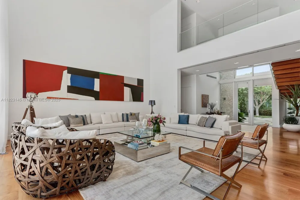 30 Palm Ave Miami Beach, FL 33139