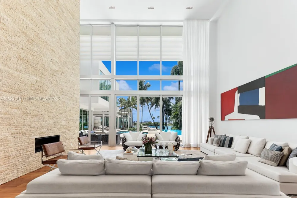 30 Palm Ave Miami Beach, FL 33139