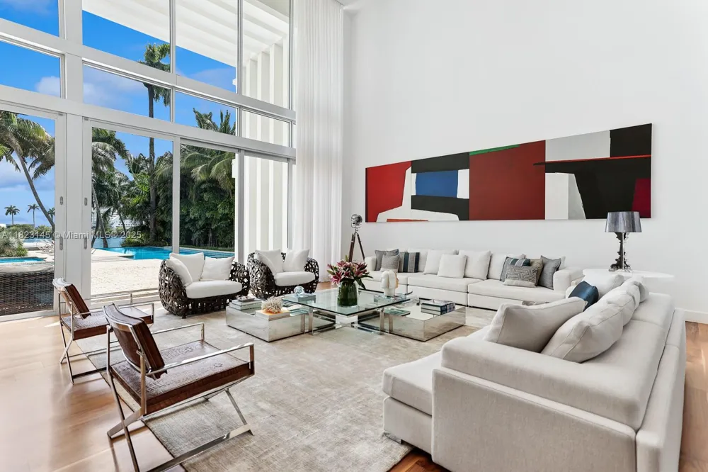 30 Palm Ave Miami Beach, FL 33139
